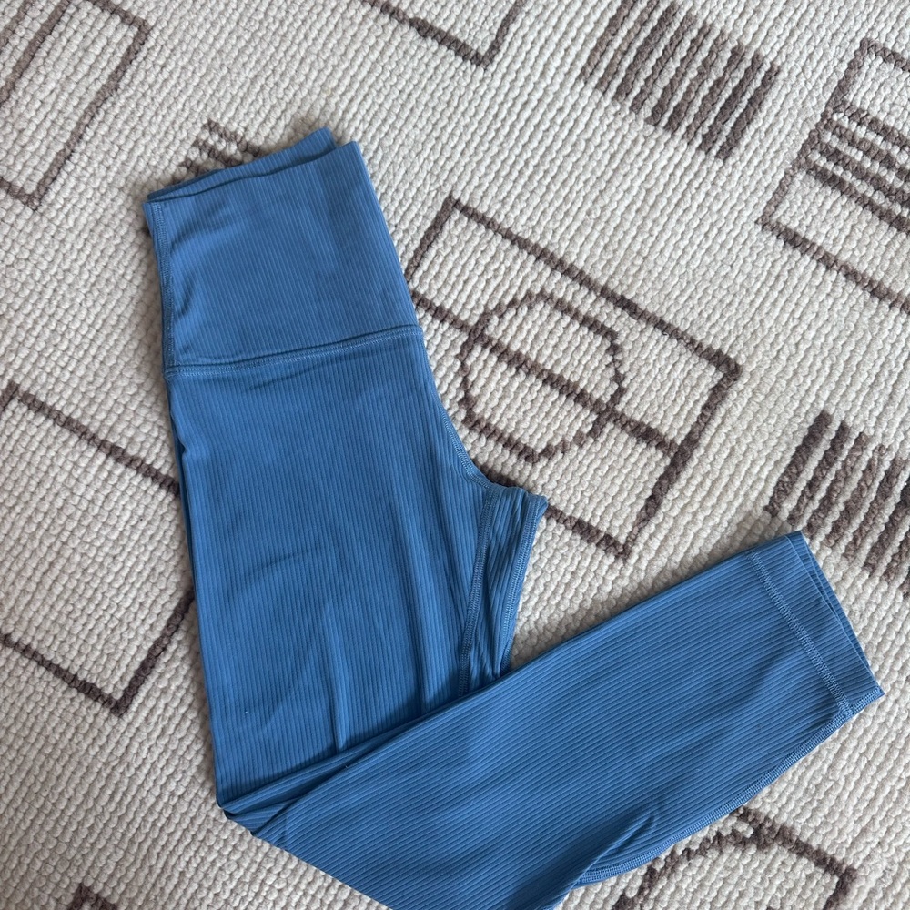 Lululemon align crop 23" size 4 high rise